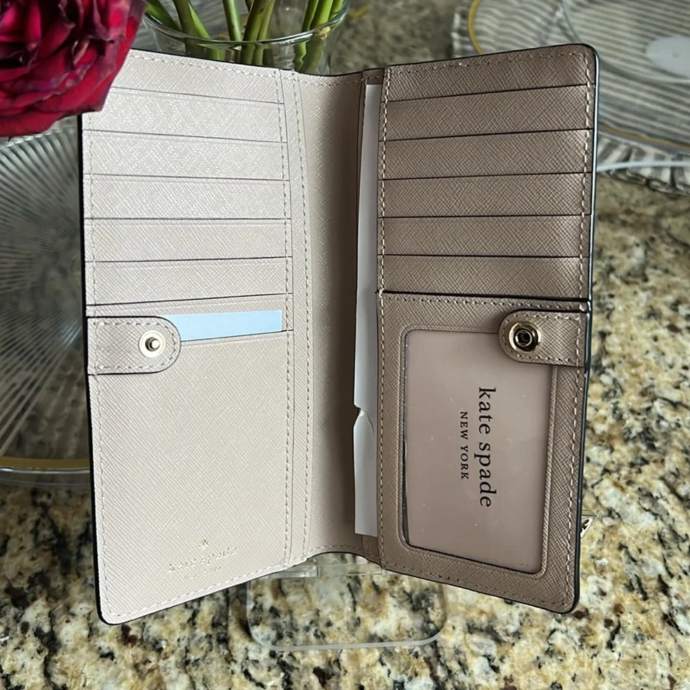 Kate Spade Wallet - Picture 2 of 3